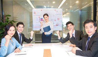深圳商务伴游服务详解：商务活动助手与休闲陪伴的完美结合